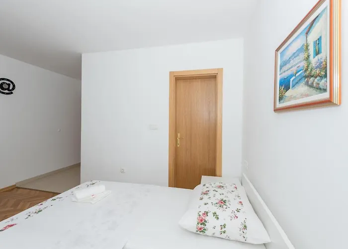 Royal M&m Apartman *