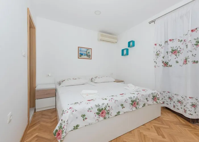 Royal M&m Apartman *