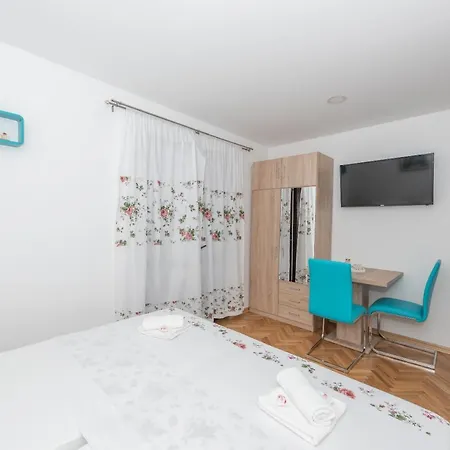 Royal M&m * Makarska