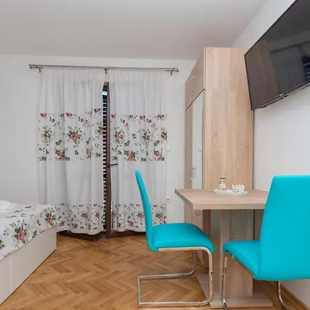 Royal M&m Apartment Makarska