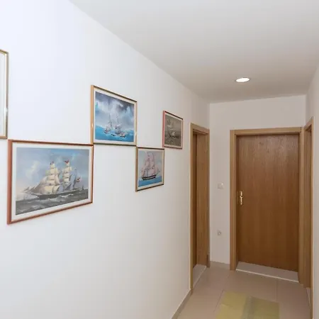 Apartment Royal M&m Makarska