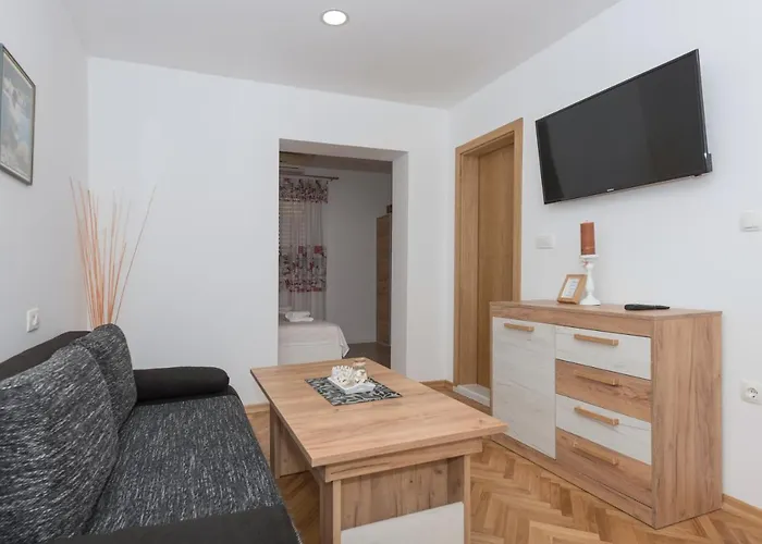 Royal M&m Макарська