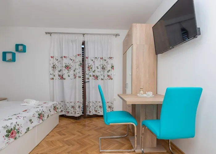 Royal M&m Apartment Makarska