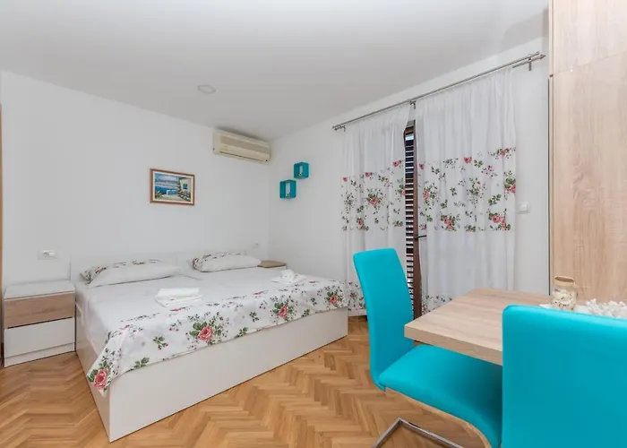 Apartment Royal M&m Makarska