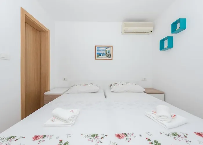 Royal M&m * Макарська