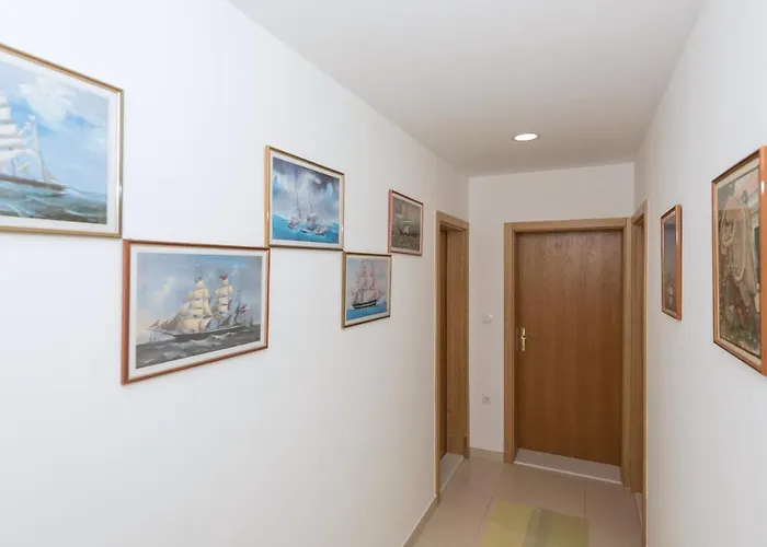 Apartment Royal M&m Makarska